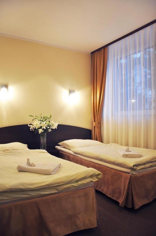 Hotel Pojezierze シュチェチネク エクステリア 写真