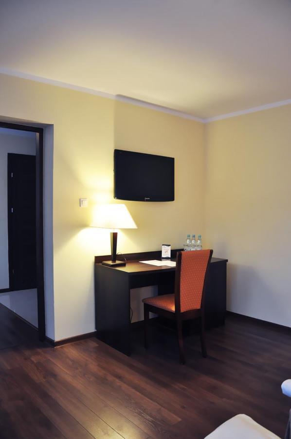 Hotel Pojezierze シュチェチネク エクステリア 写真