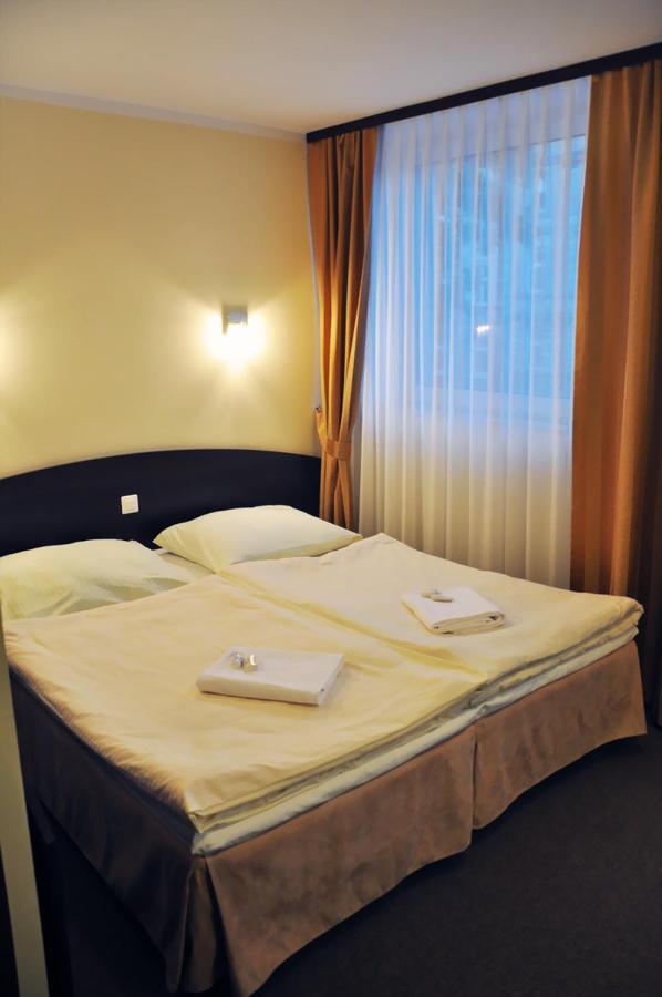 Hotel Pojezierze シュチェチネク 部屋 写真